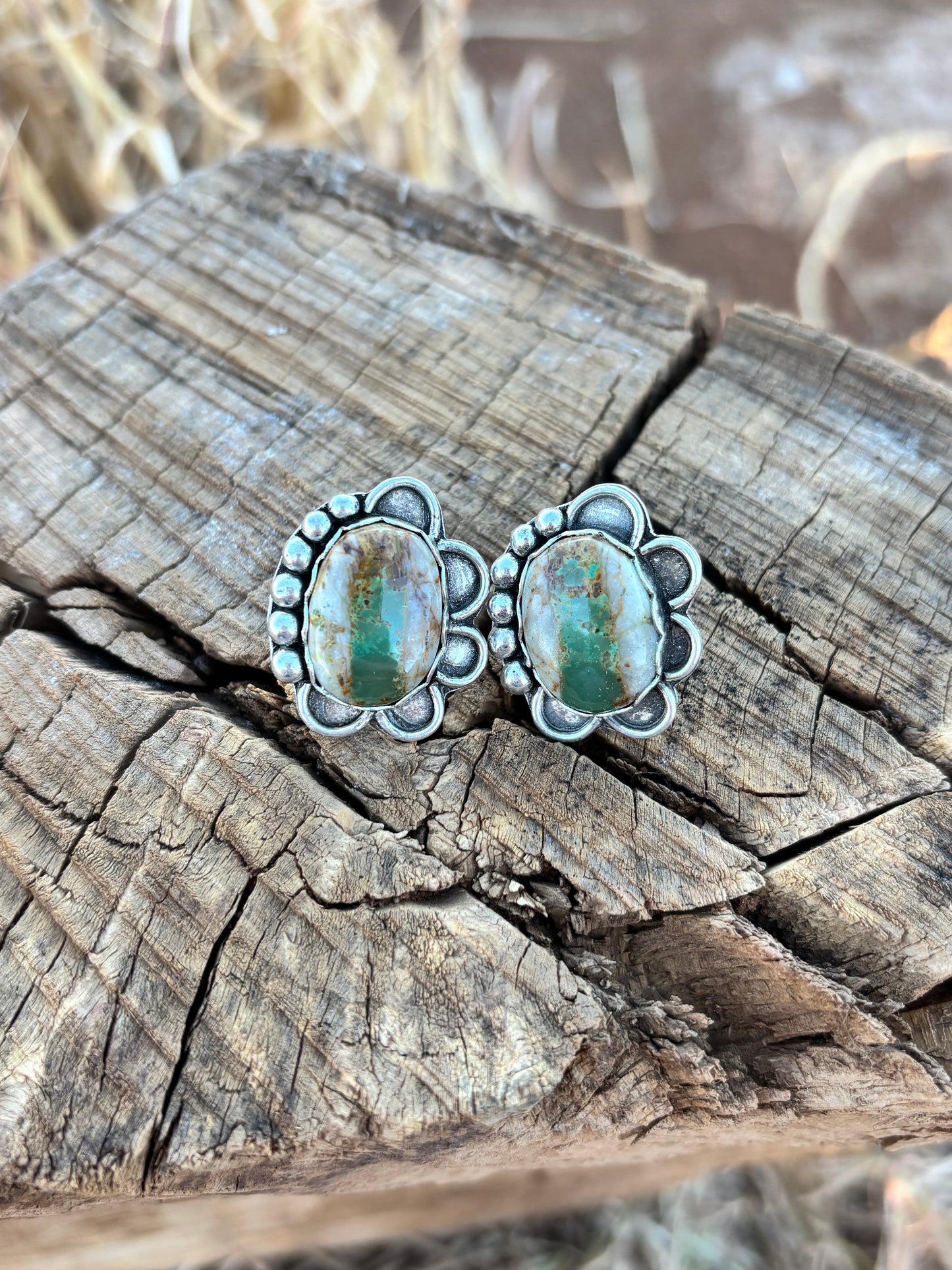 Royston Ribbon Studs