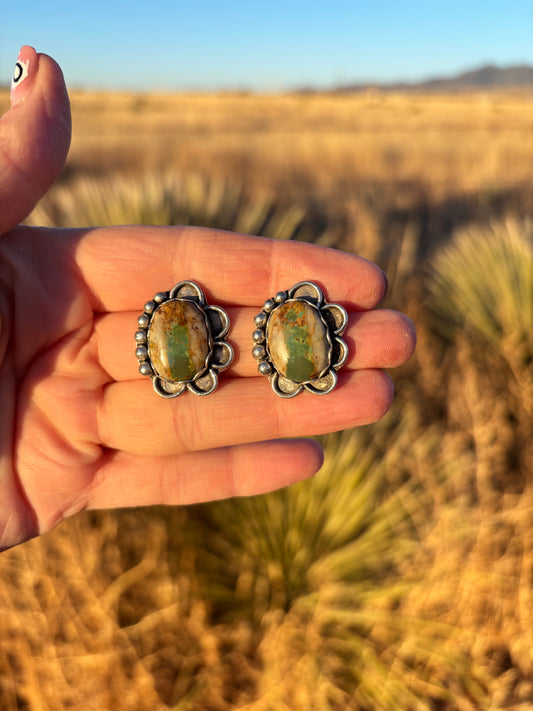 Royston Ribbon Studs